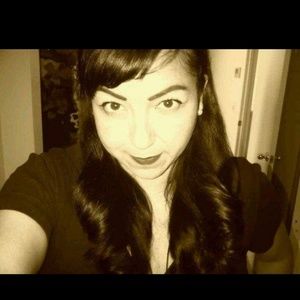 Meet your Posher, Lydia